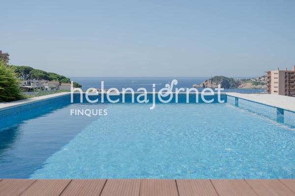 Magnífica casa amb espectaculars vistes al port de Sant Feliu de Guíxols