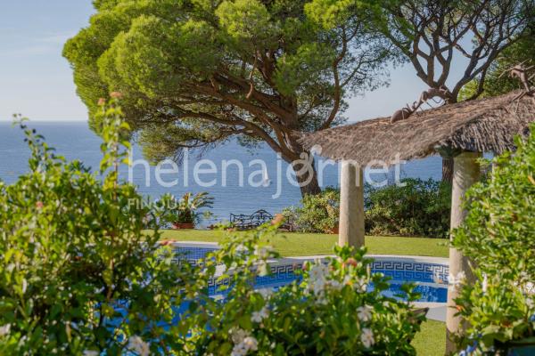 Emblemàtic pis amb jardí i piscina privada a Les Veles