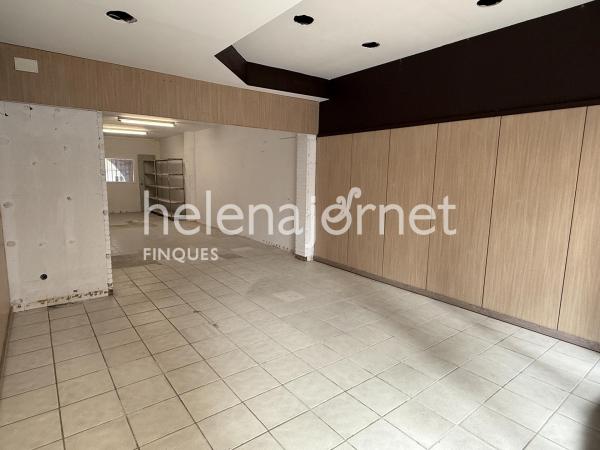 Local comercial en lloguer situat al Carrer Comerç a Sant Feliu de Guíxols