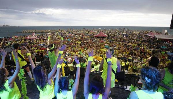 La Diverbeach posa punt i final a l'estiu 2025, patrocinada per Helena Jornet Finques