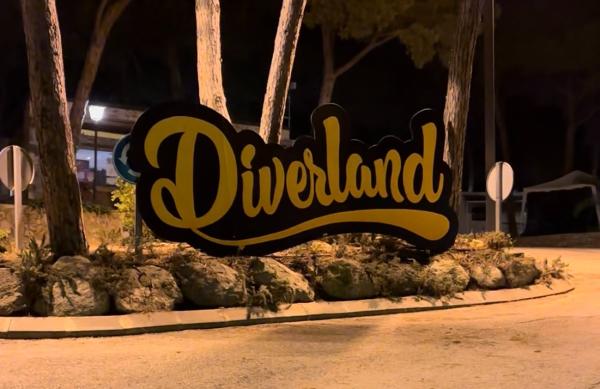 Diverland 2025, la ciutat Di-Versiones, amb el patrocini d'Helena Jornet Finques