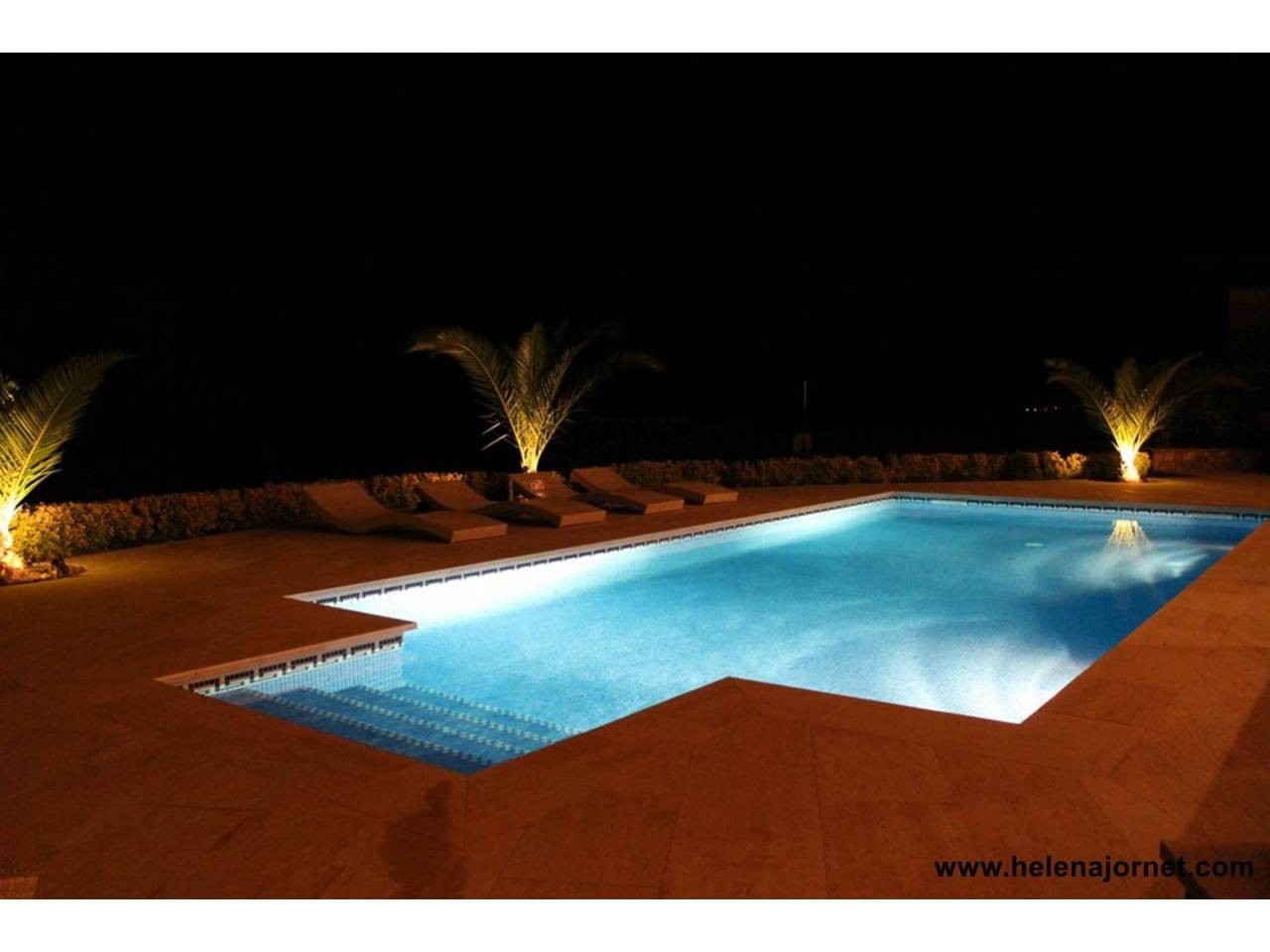 House with private swimming pool at Rio de Oro urbanization. - 152