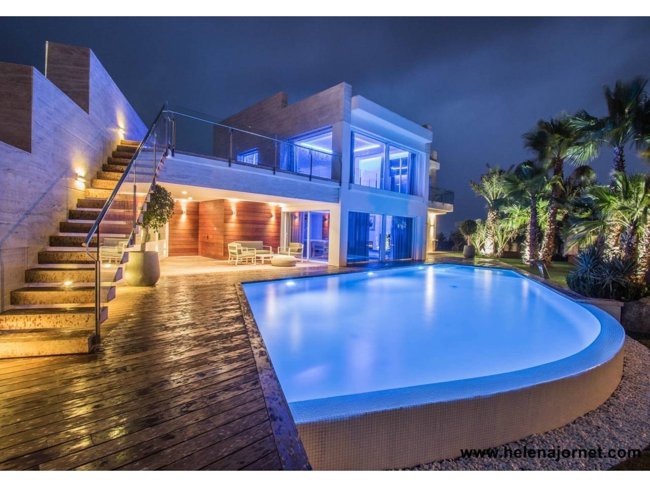 Exclusive newly built house with outdoor and indoor swimming pool and sea views - 1336