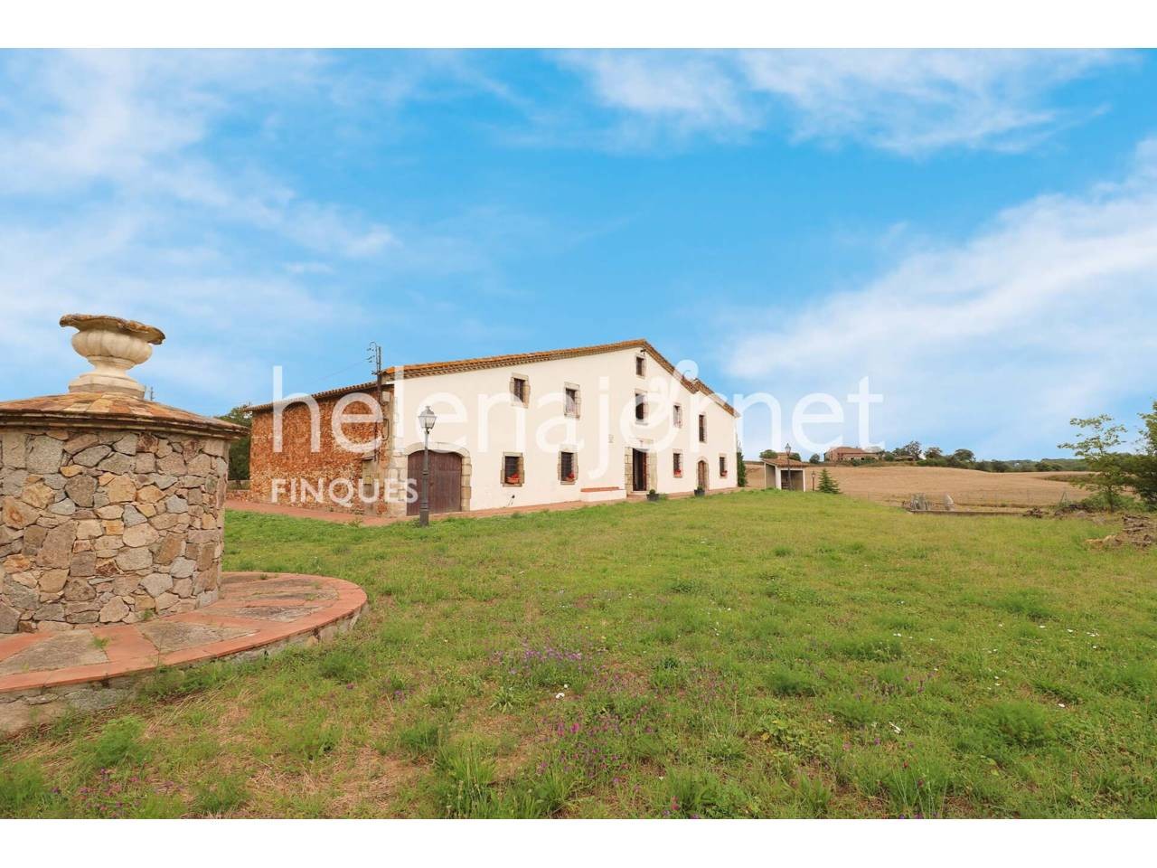 Catalan country house with 7Ha of land in Catalonia - 1558
