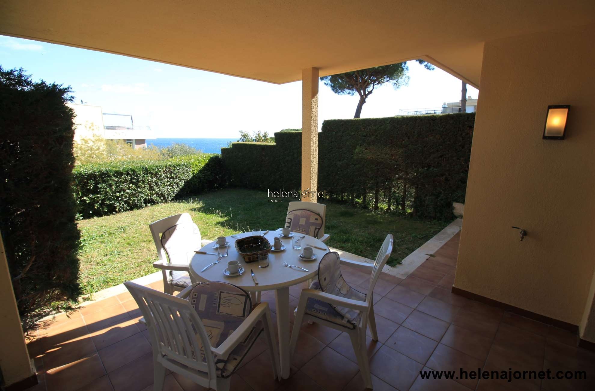 Ground floor apartment with terrace, sea views and communal swimming-pool - 70049 Les Brises
