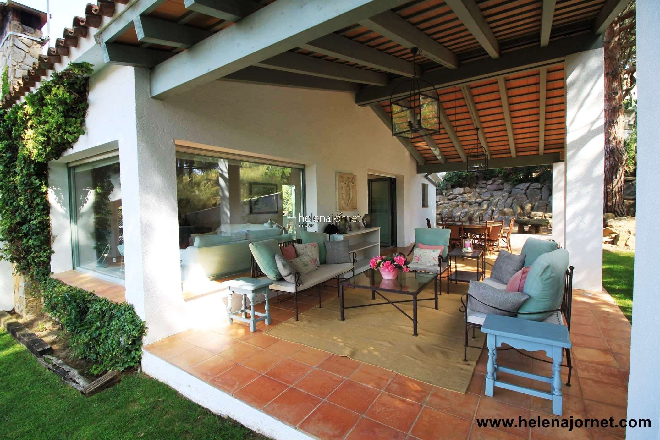 Fantàstica casa estiuenca a S'Agaró amb piscina i jardí privats. - 70060 Casa verda