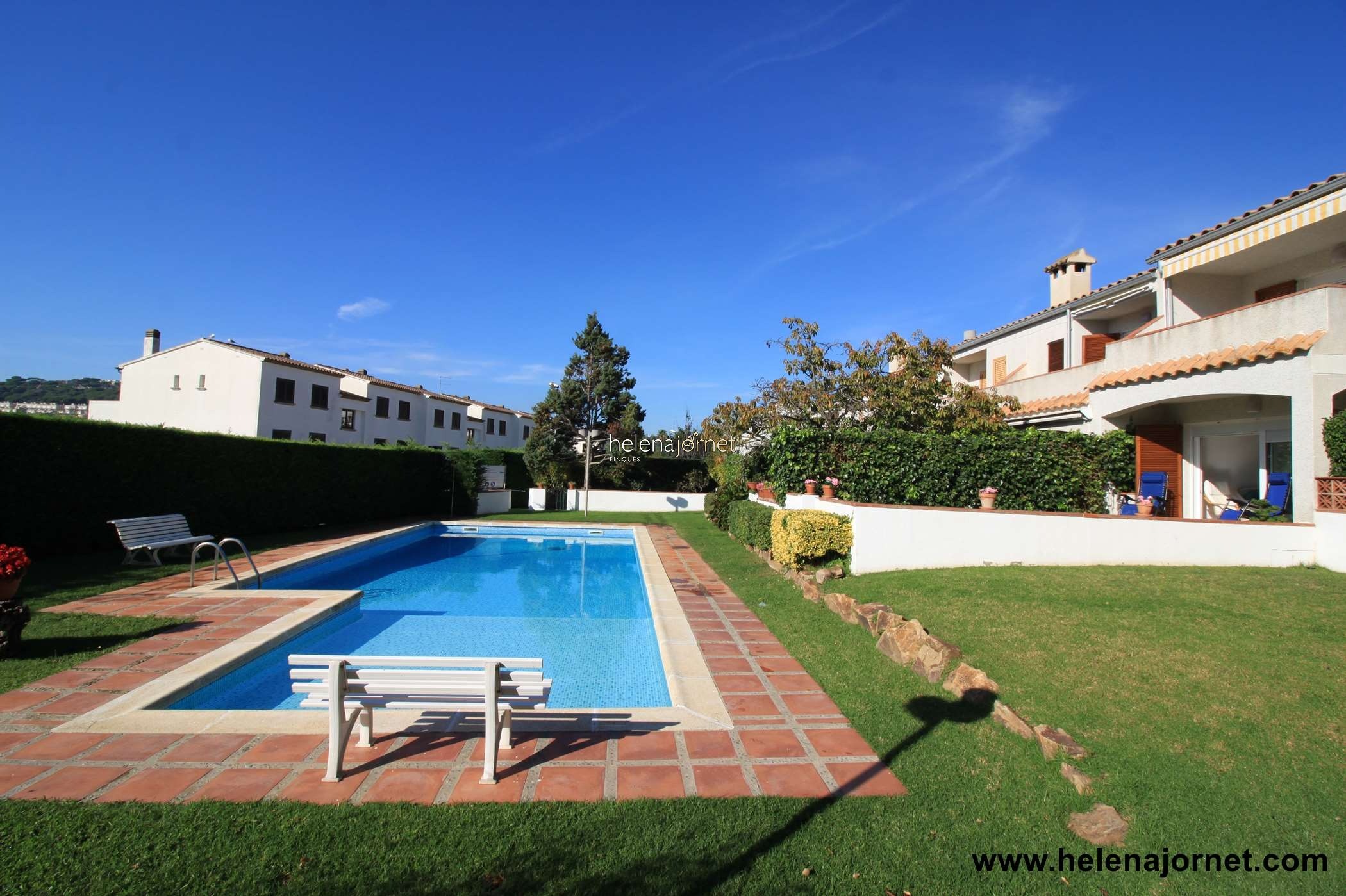 Fantàstica casa  parellada situada a S’Agaró amb piscina comunitària - 70067 Corrons