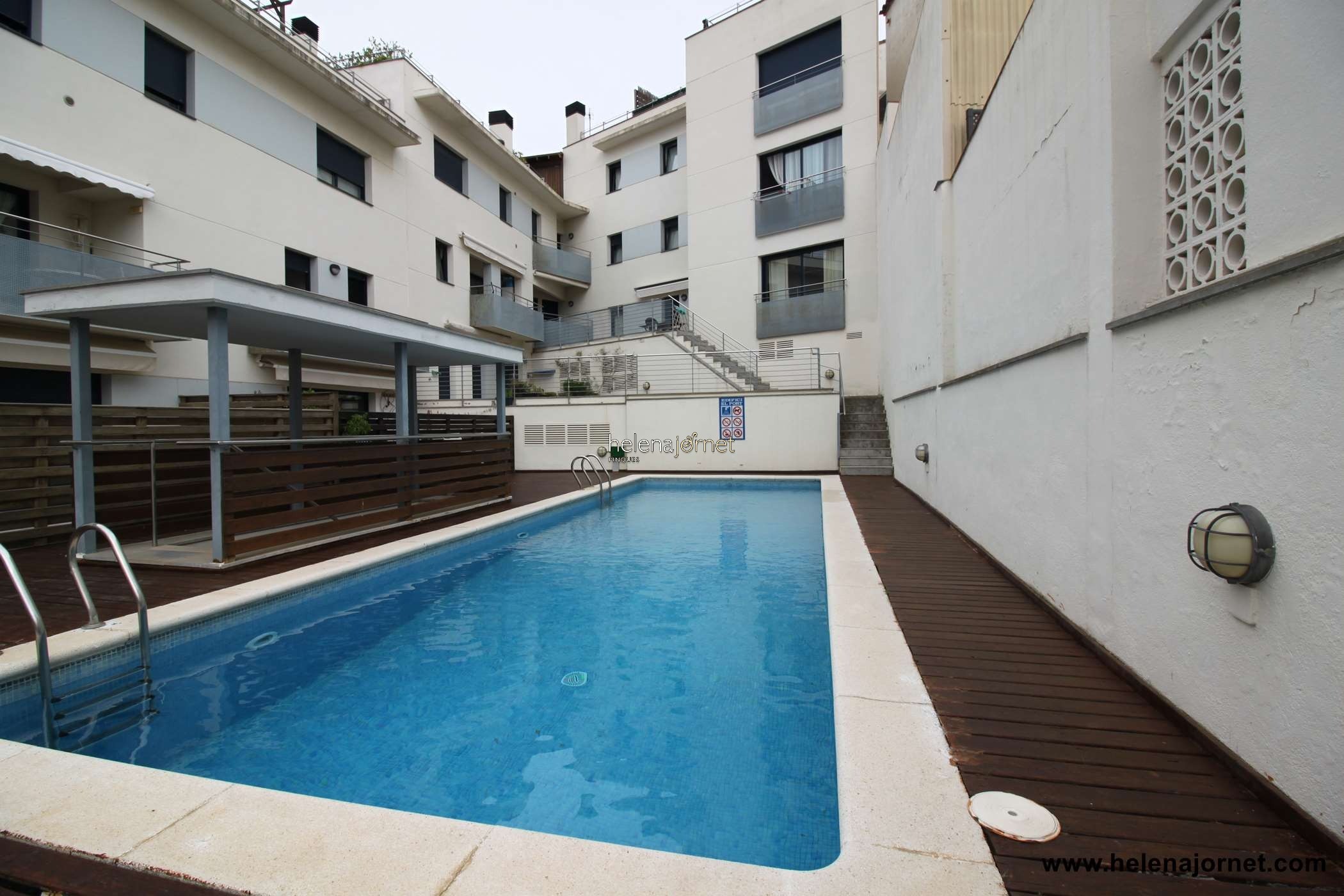 Apartamento con terraza y piscina comunitaria a 5 minutos de la playa - 70110 - Sant Feliu